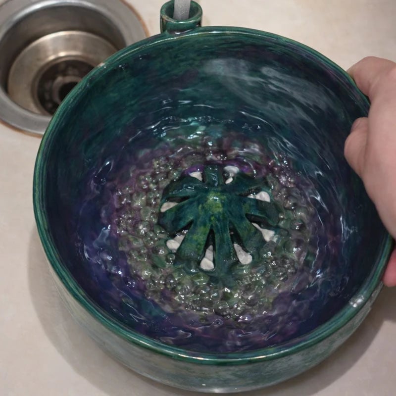 đ The Berry Swirl Bowl: Gentle Swirl Wash System for Delicate Fruits â Rapid-Drain "Functional Art" Piece