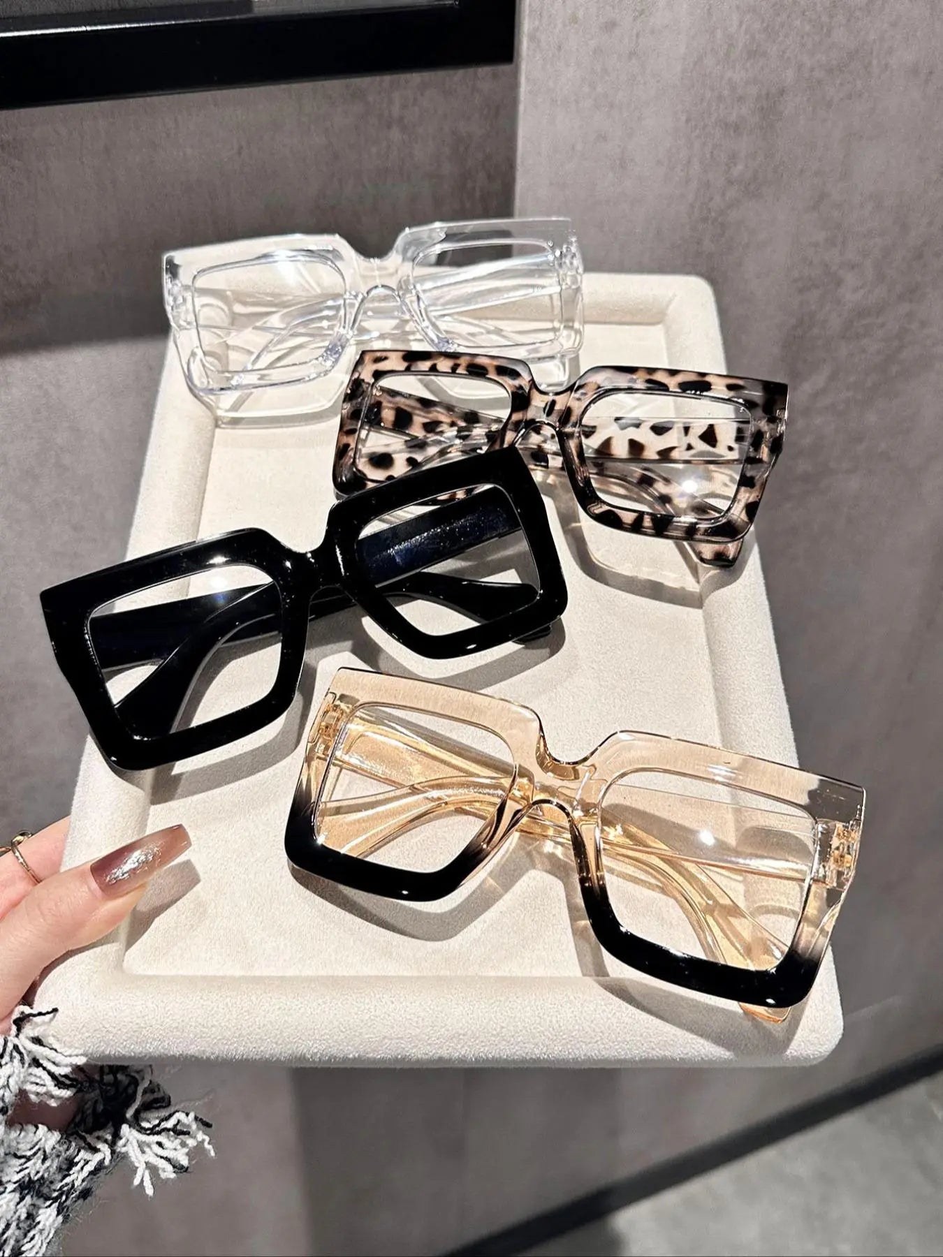 Unisex Leopard Pattern Eyeglasses - Trendy Casual Style