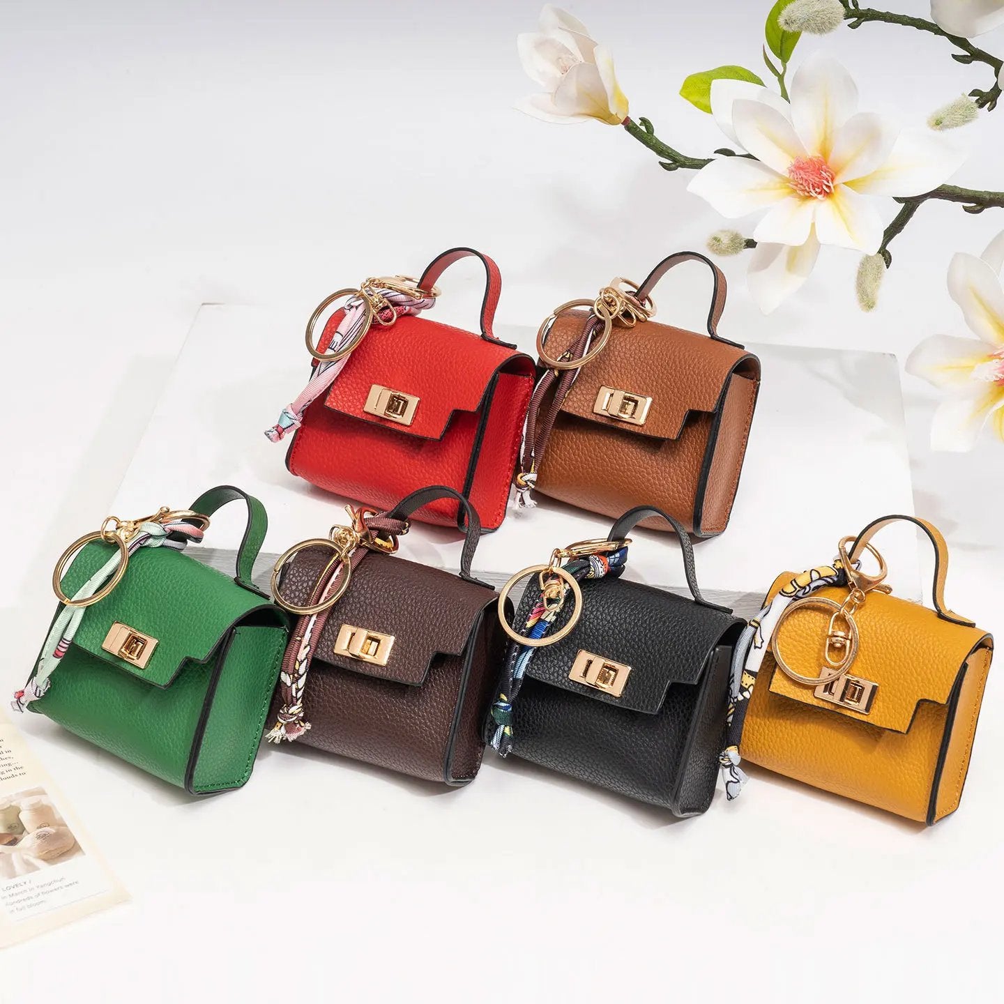 👜 Mini Keychain Coin Purse — Cute Bag Charm with Twist-Lock Pouch