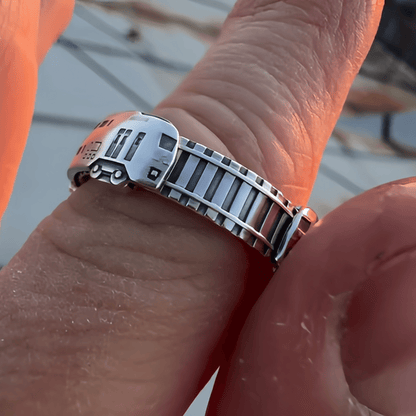 ✨Spinning Subway Train Ring