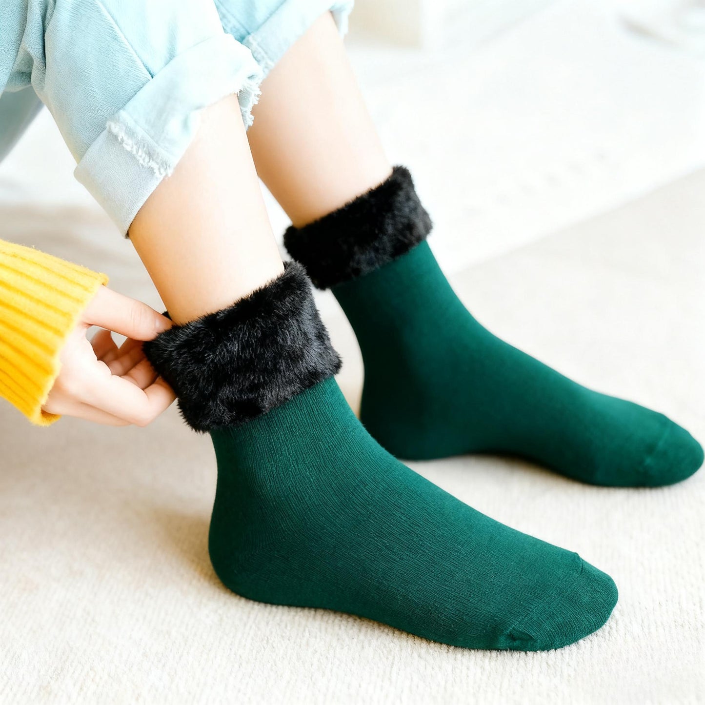 5 pairs of thick fleece-lined, warm, self-heating snow socks
