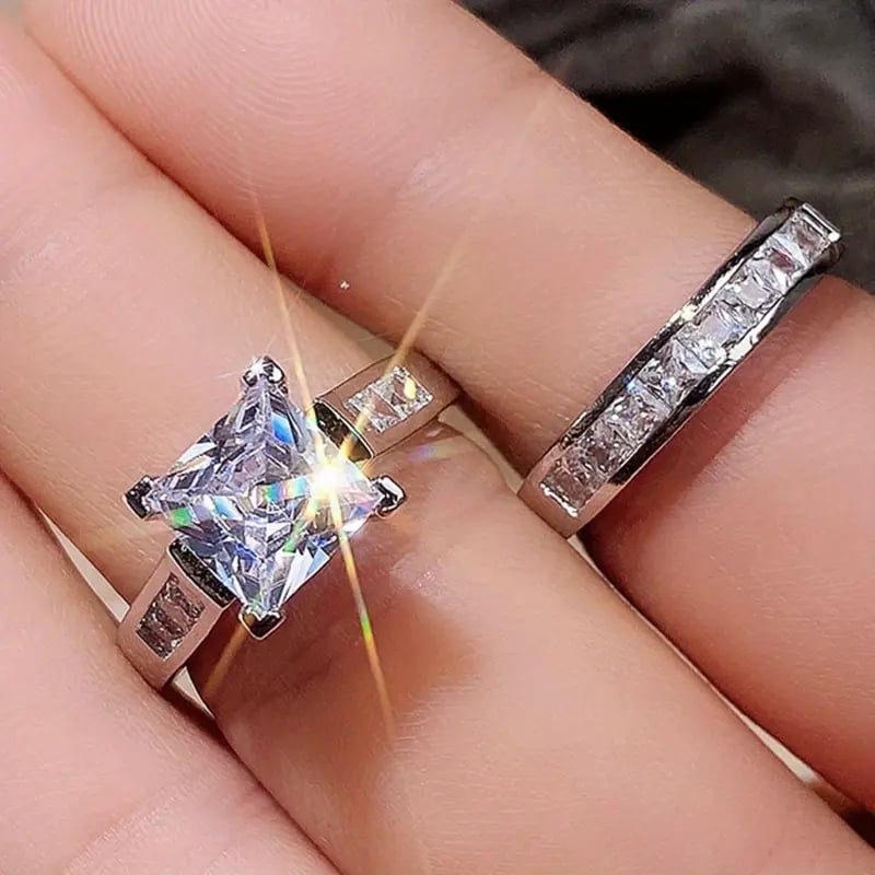 🔥✨2-Piece Set Fashion Sparkling Cubic Zirconia Rings