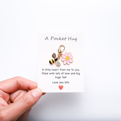 ✨Crafted by Hand-10 Sets Hug Favors(🦋Butterfly, Ladybird, Flower, Bee)