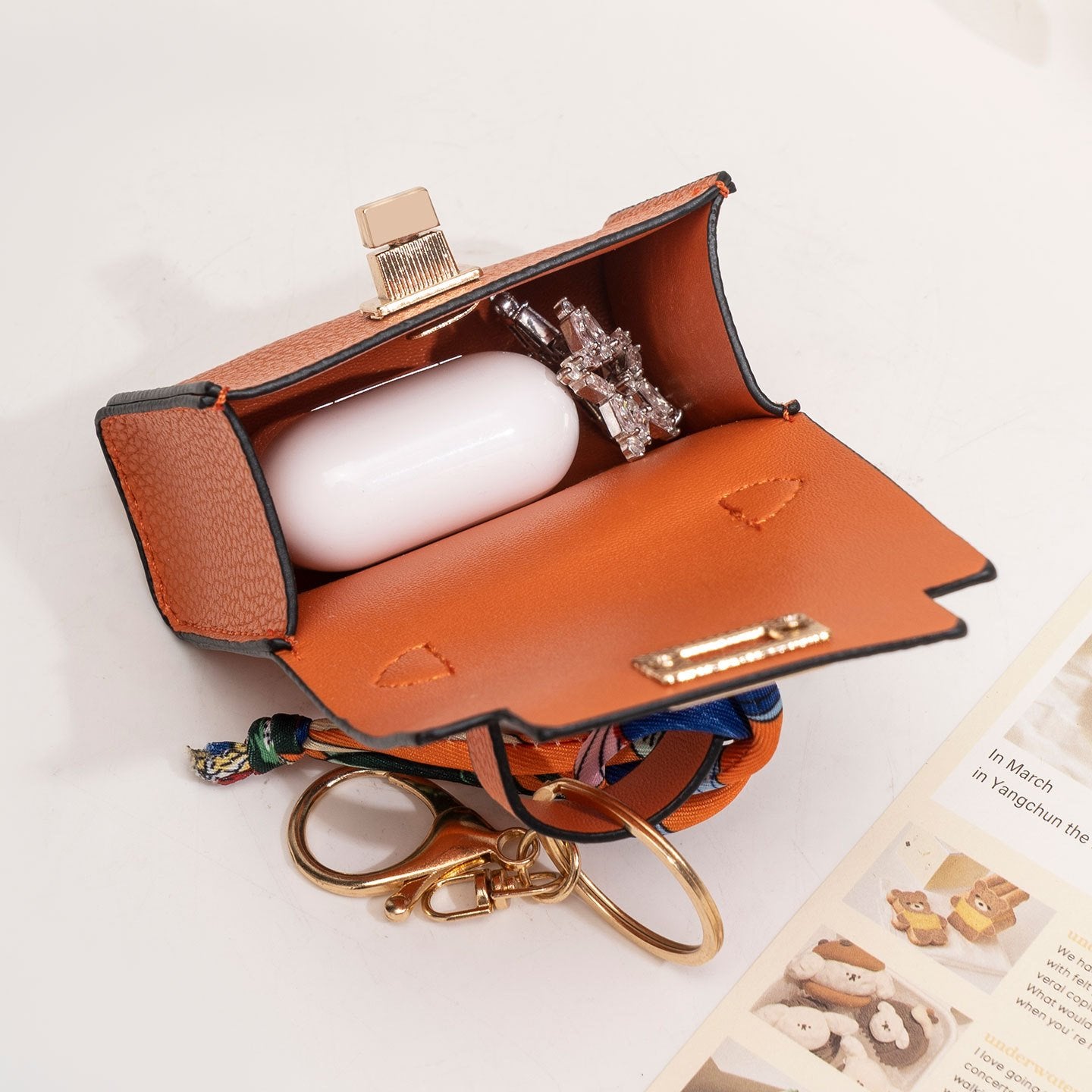 👜 Mini Keychain Coin Purse — Cute Bag Charm with Twist-Lock Pouch