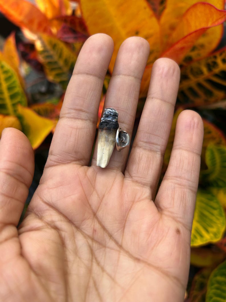 🚬 Burned Cigarette Butt Brooch