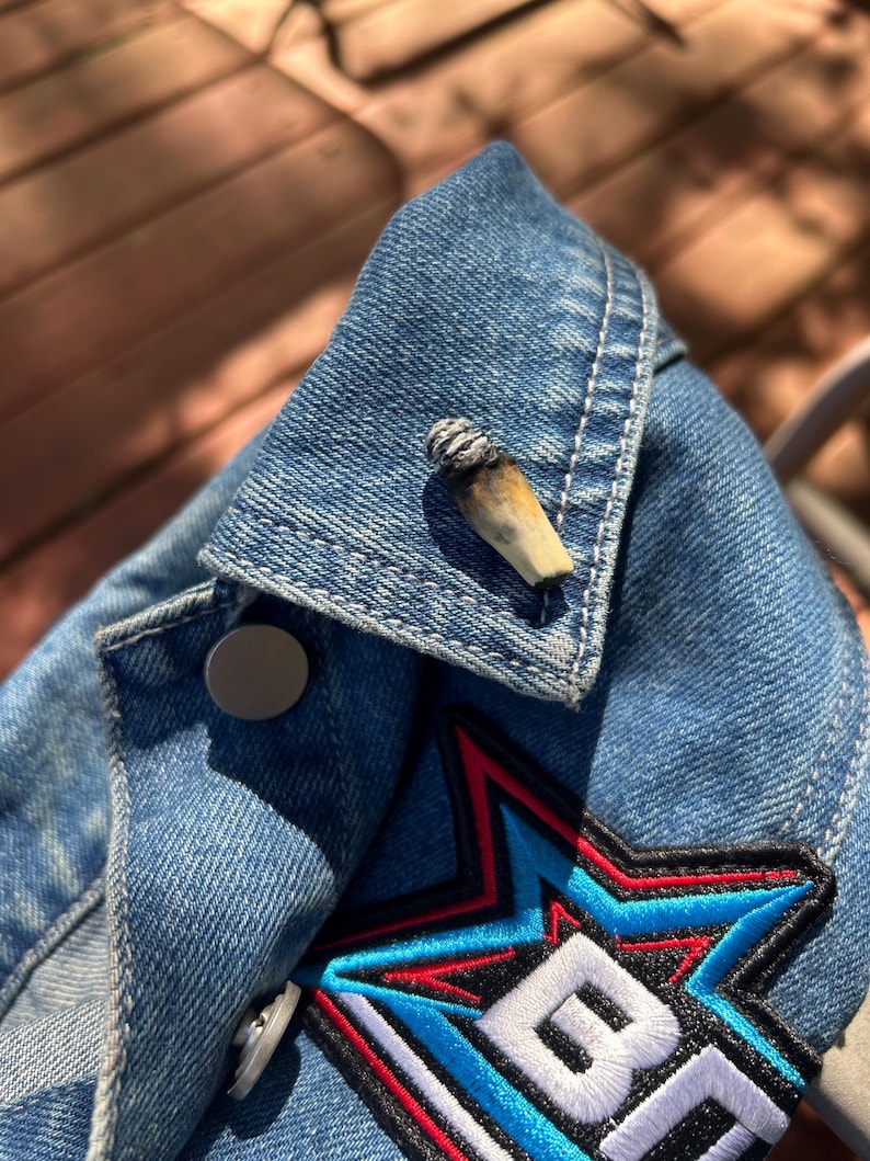 🚬 Burned Cigarette Butt Brooch