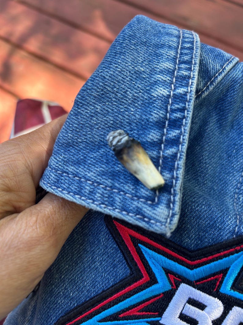 🚬 Burned Cigarette Butt Brooch