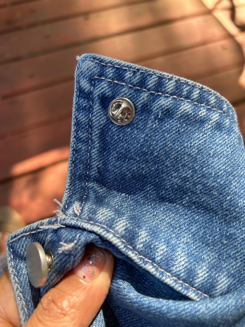 🚬 Burned Cigarette Butt Brooch